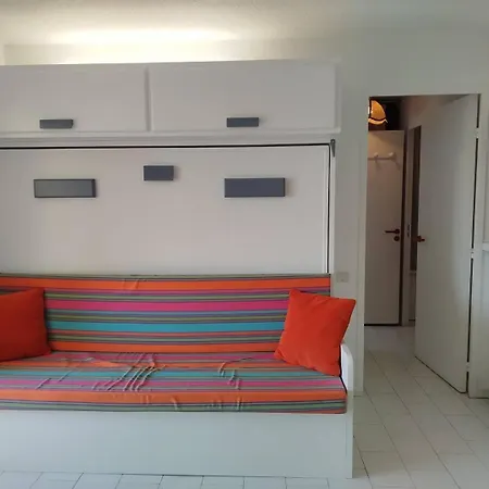 Cadre Verdoyant Proche Pour Ce T2 Avec Terrasse - 4car113 *