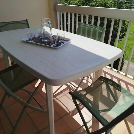 Cadre Verdoyant Proche Pour Ce T2 Avec Terrasse - 4car113