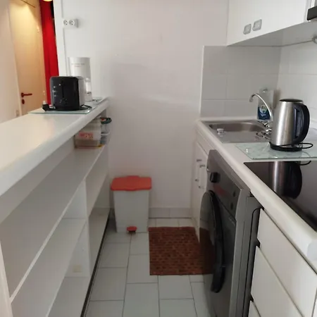 Cadre Verdoyant Proche Pour Ce T2 Avec Terrasse - 4car113 *