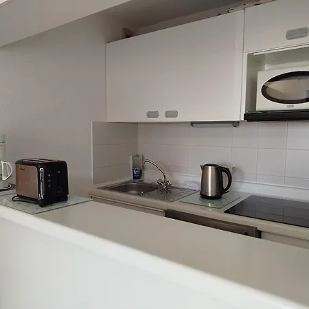 公寓 Cadre Verdoyant Proche Pour Ce T2 Avec Terrasse - 4car113 *