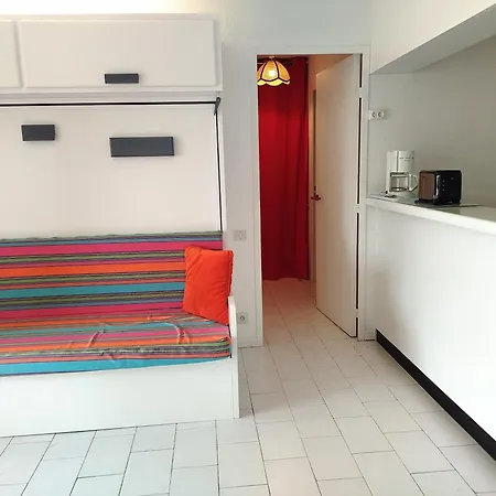 Cadre Verdoyant Proche Pour Ce T2 Avec Terrasse - 4car113 * 圣西普里安