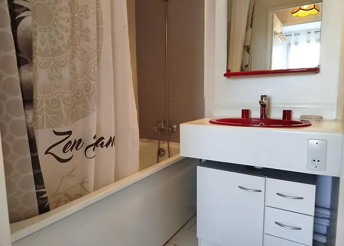 Cadre Verdoyant Proche Pour Ce T2 Avec Terrasse - 4car113 דירה