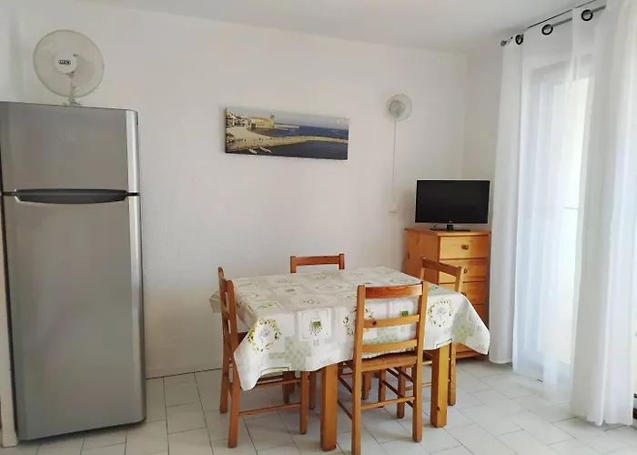 Cadre Verdoyant Proche Pour Ce T2 Avec Terrasse - 4car113 *